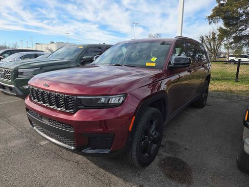 Used 2024 Jeep Grand Cherokee L Altitude image 10