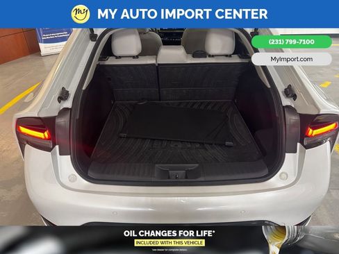 Used 2024 Toyota Prius XLE image 25