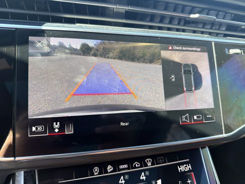 Used 2021 Audi Q7 3.0T Prestige image 8