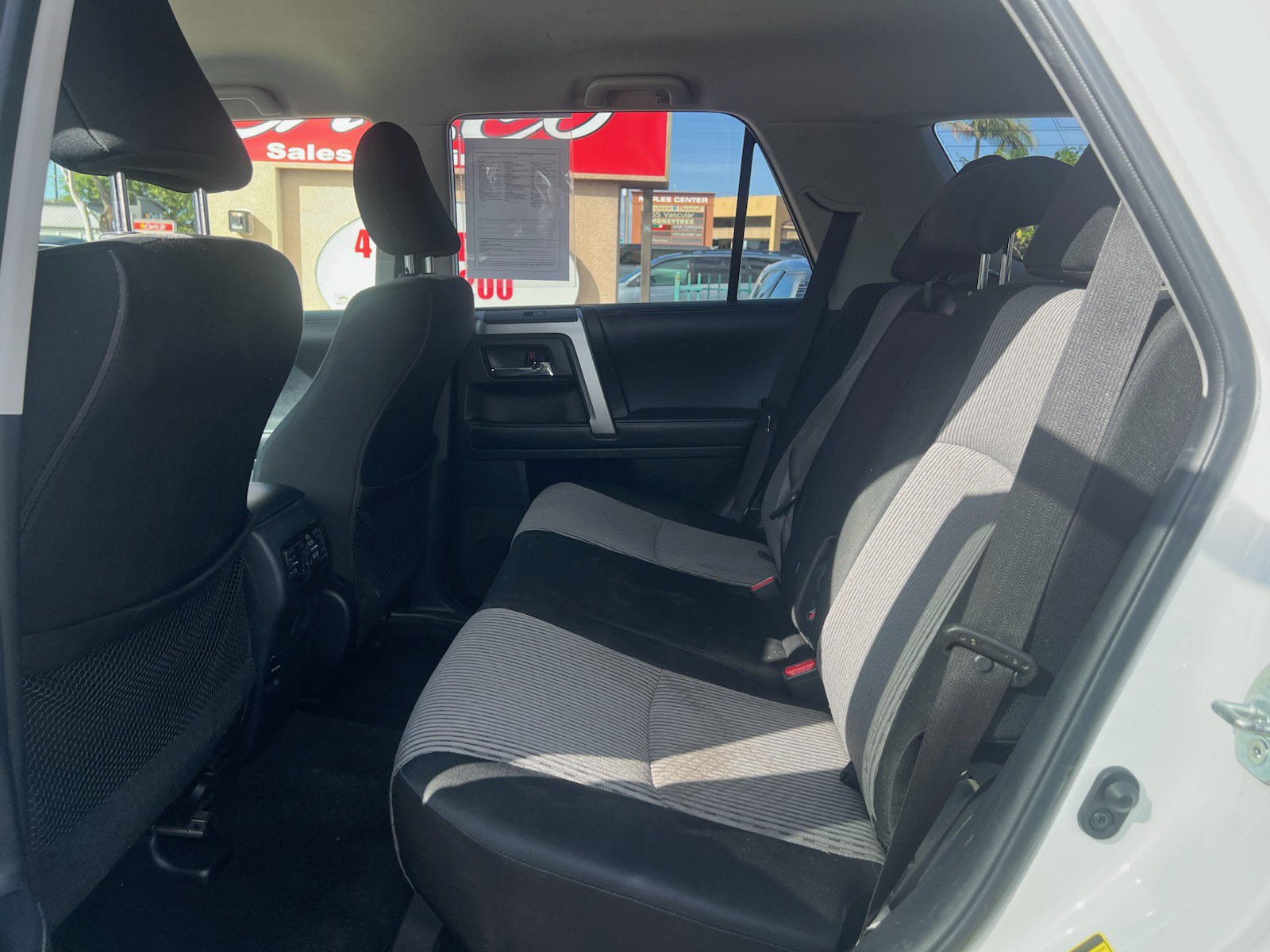 Used 2018 Toyota 4Runner SR5 AWD/4WD image 10