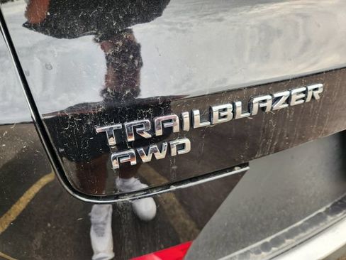 Used 2025 Chevrolet TrailBlazer LT AWD/4WD image 8