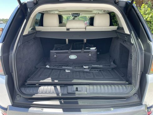 Used 2019 Land Rover Range Rover Sport HSE image 40