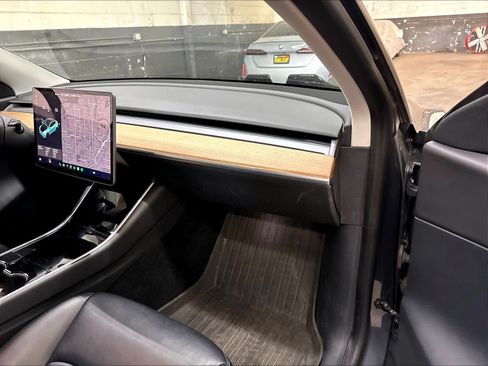Used 2020 Tesla Model Y Long Range AWD/4WD image 19