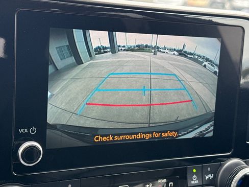 Used 2023 Toyota Highlander XLE image 24