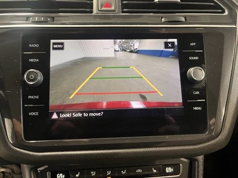 Used 2019 Volkswagen Tiguan SE image 27