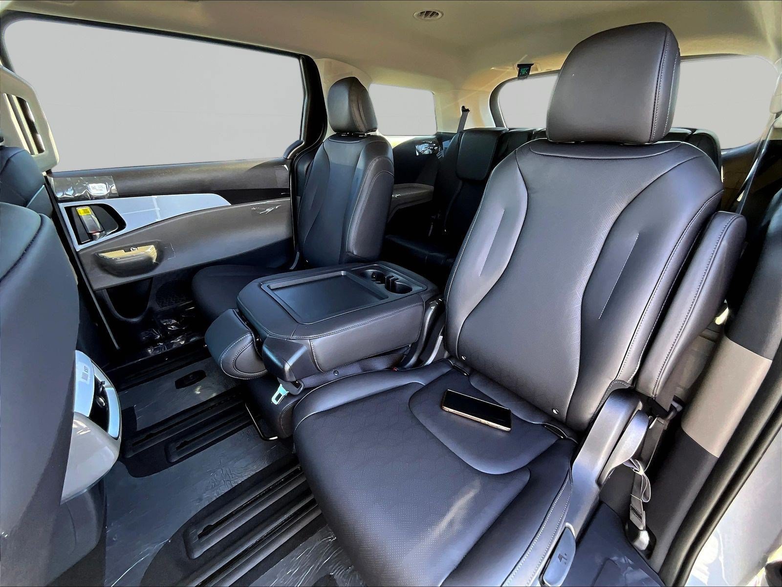 New 2027 Kia Carnival LXS FWD image 17