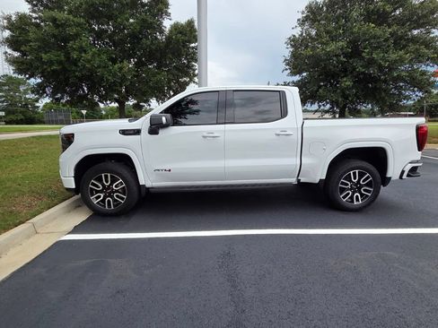Used 2023 GMC Sierra 1500 AT4 w/ AT4 Premium Package AWD/4WD image 2