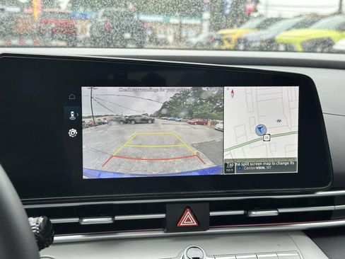 Used 2025 Hyundai Elantra Limited FWD image 36