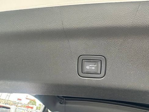 Used 2021 Cadillac Escalade Sport RWD image 25