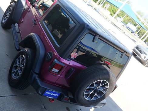 Used 2022 Jeep Wrangler Rubicon AWD/4WD image 13