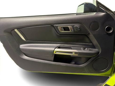 Used 2020 Ford Mustang Shelby GT500 w/ Technology Package image 17