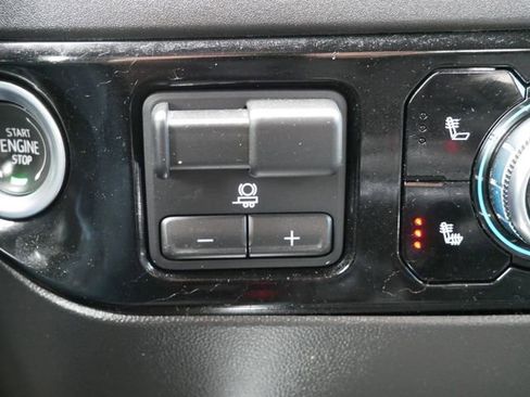 Used 2023 GMC Sierra 1500 Elevation w/ Preferred Package AWD/4WD image 17