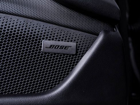 Certified 2025 Porsche Taycan image 27