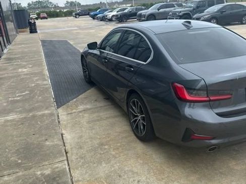 Used 2020 BMW 330i Sedan w/ Premium Package image 4
