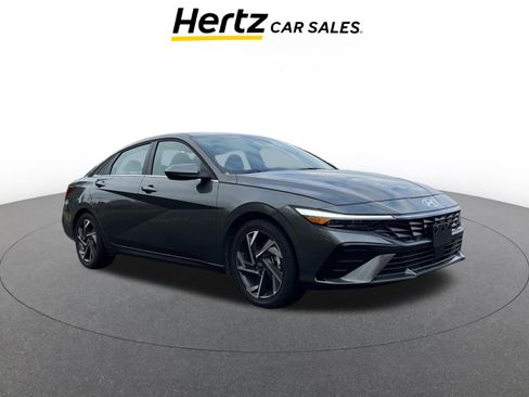 Used 2025 Hyundai Elantra SEL image 1