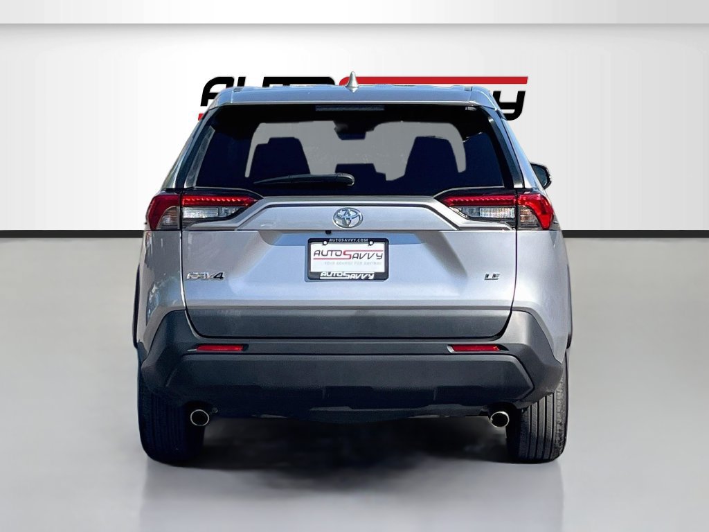 Used 2024 Toyota RAV4 LE FWD image 6