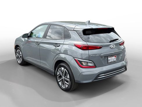 Used 2023 Hyundai Kona SE w/ Cargo Package FWD image 3