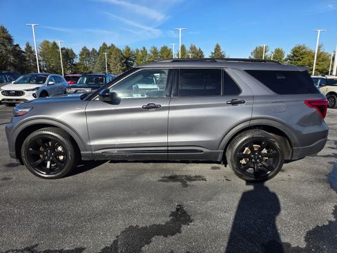 Used 2022 Ford Explorer ST-Line image 2