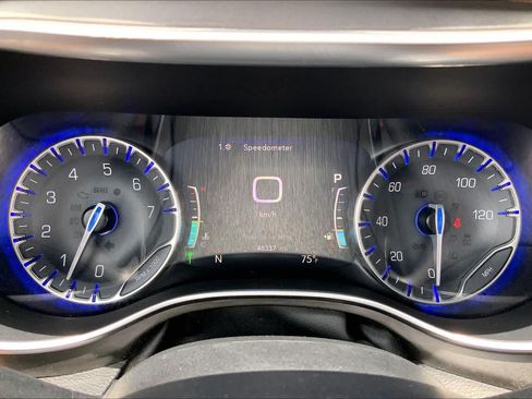 Used 2020 Chrysler Pacifica Limited w/ Advanced Safetytec Group FWD image 26