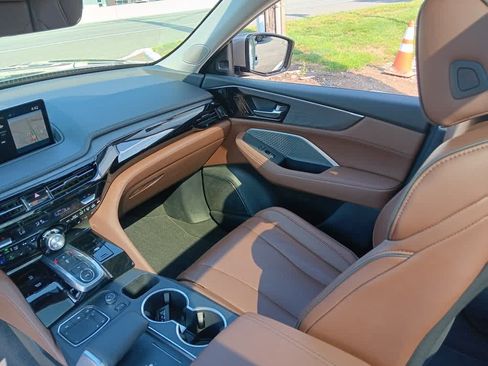 Used 2024 Acura MDX SH-AWD w/ Advance Package image 11