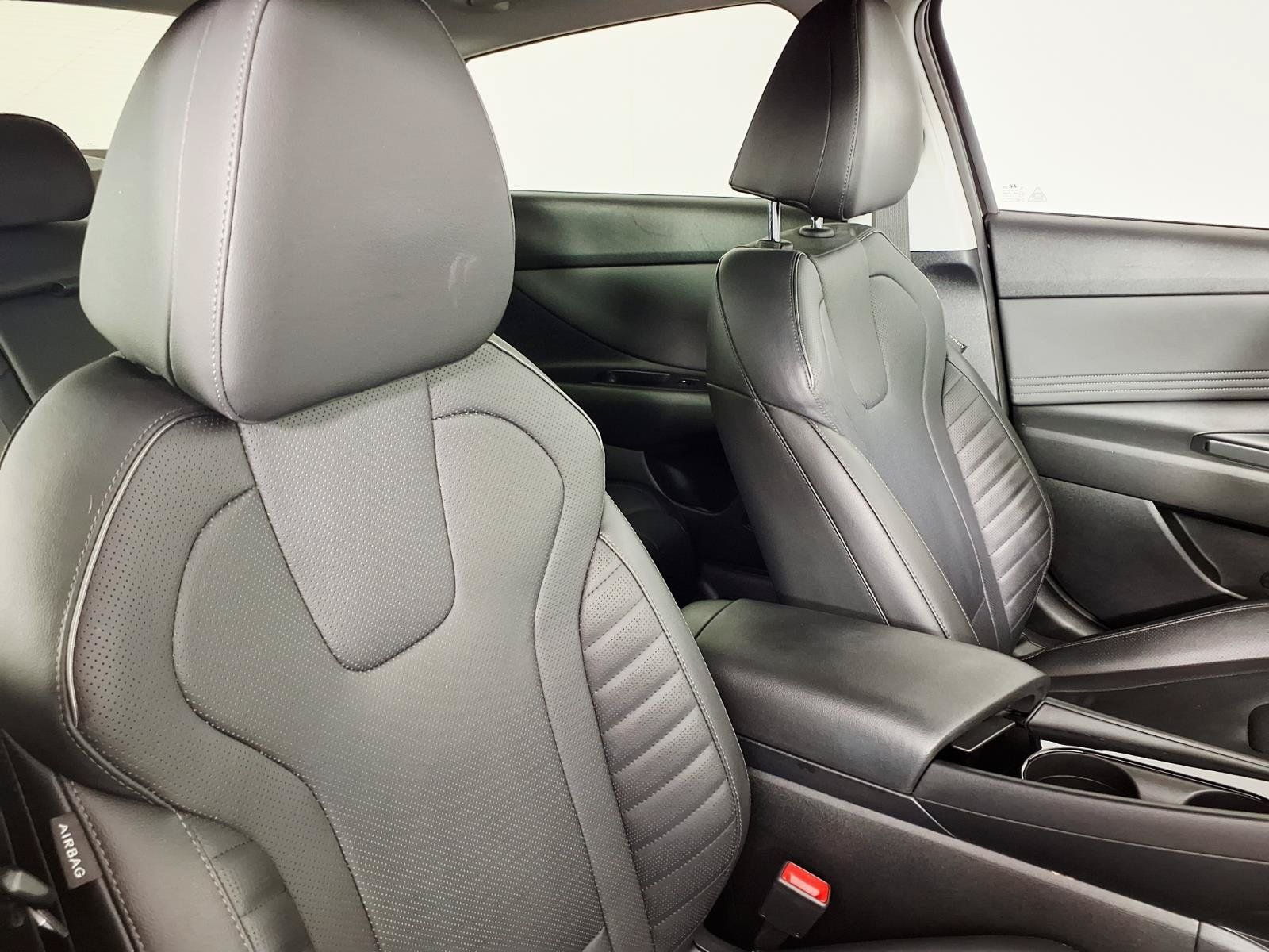 Certified 2023 Hyundai Elantra Limited FWD image 10