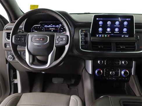 Used 2021 GMC Yukon SLT w/ SLT Premium Package image 19
