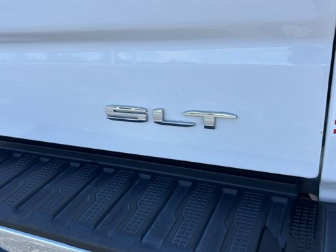 Used 2022 GMC Sierra 1500 SLT w/ SLT Premium Plus Package AWD/4WD image 19