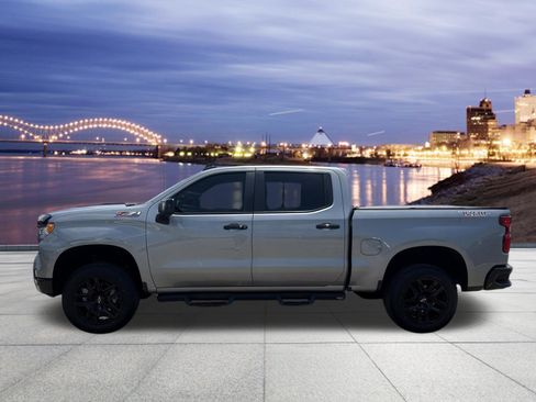 Used 2023 Chevrolet Silverado 1500 LT Trail Boss w/ LT Trail Boss Premium Package AWD/4WD image 2