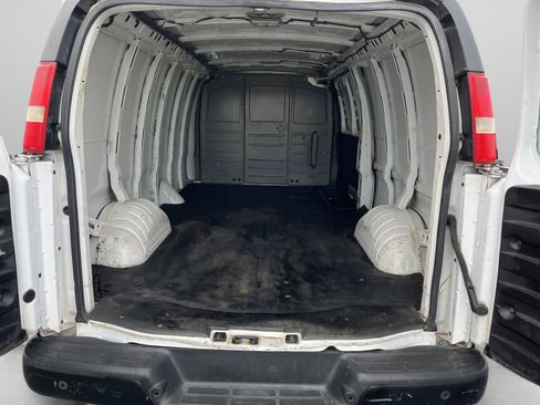 Used 2014 Chevrolet Express 3500 image 12