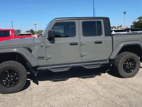 Used 2022 Jeep Gladiator Sport image 17