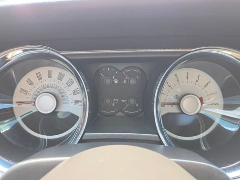 Used 2011 Ford Mustang GT Premium w/ Electronics Pkg RWD image 22