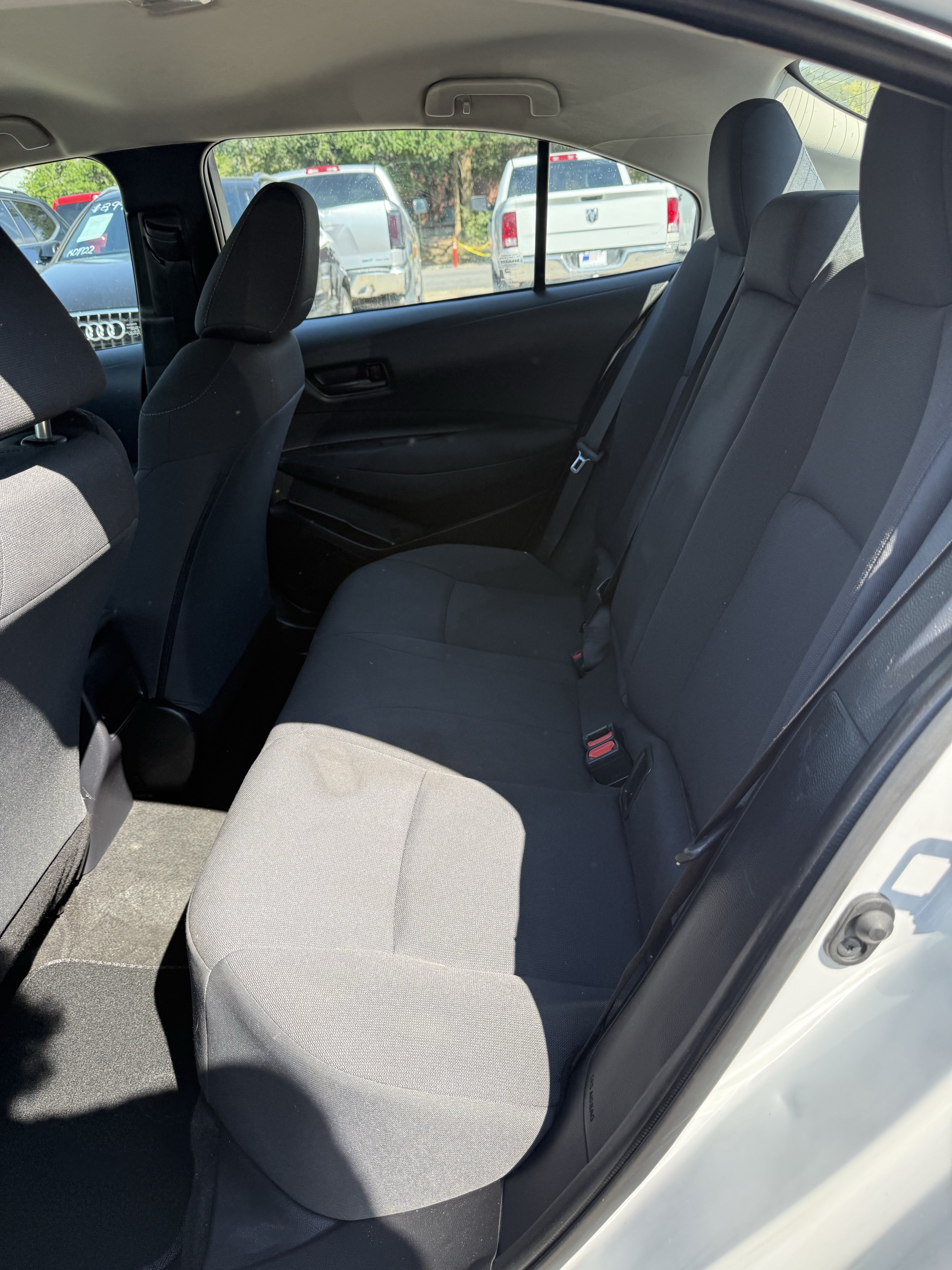 Used 2022 Toyota Corolla LE FWD image 6