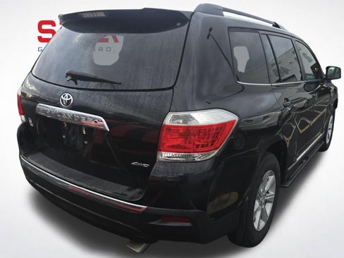 Used 2013 Toyota Highlander SE image 15