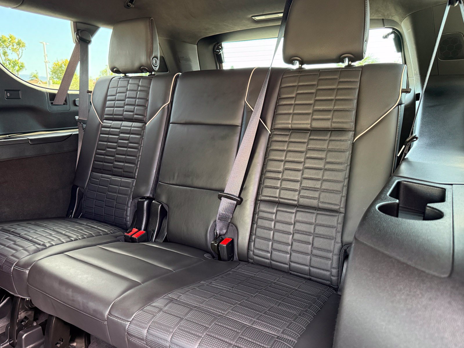 Used 2024 Cadillac Escalade ESV Premium Luxury Platinum AWD/4WD image 34