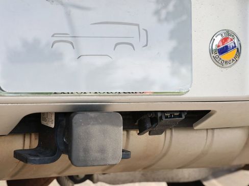 Used 2020 Land Rover Defender 110 HSE AWD/4WD image 8