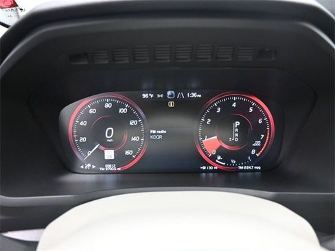 Used 2021 Volvo XC90 T5 Momentum w/ Climate Package image 10