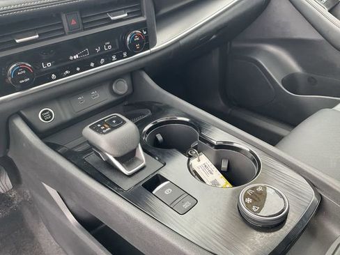Certified 2023 Nissan Rogue SV w/ SV Premium B Package AWD/4WD image 27