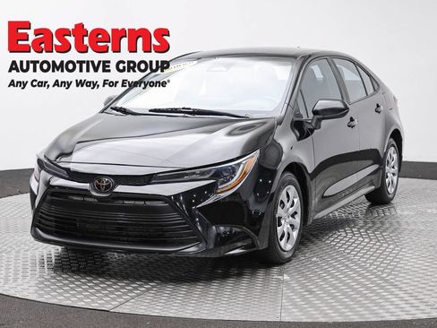 Used 2024 Toyota Corolla LE FWD image 1
