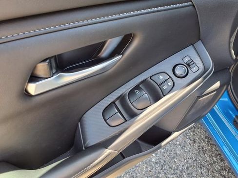 Certified 2025 Nissan Sentra SV FWD image 17