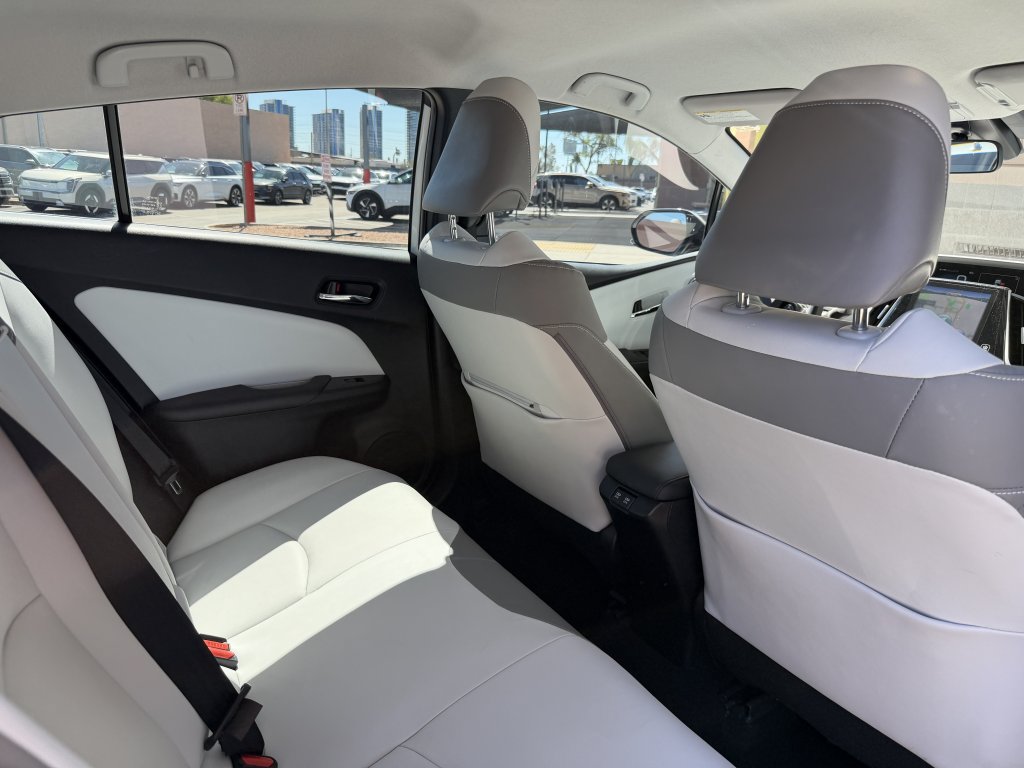 Used 2020 Toyota Prius Prime XLE FWD image 34