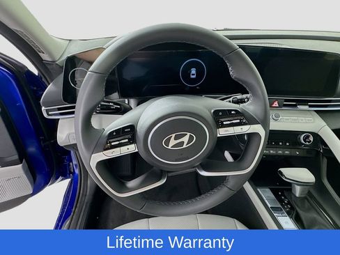 New 2025 Hyundai Elantra Limited image 11