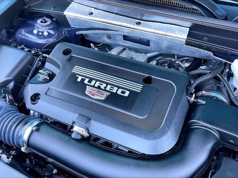 Used 2024 Cadillac XT4 Luxury w/ Cold Weather Package image 30