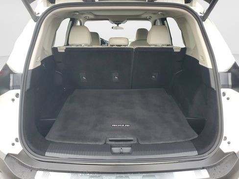 Used 2022 Nissan Rogue SV w/ SV Premium Package FWD image 14