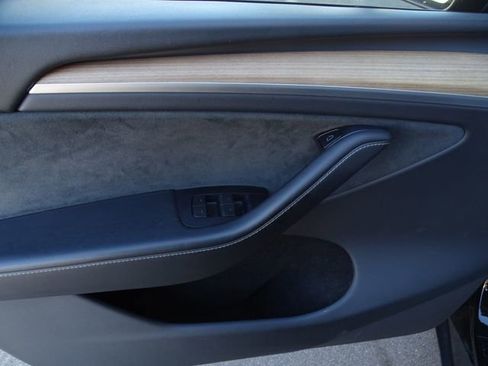 Used 2023 Tesla Model Y Long Range image 28