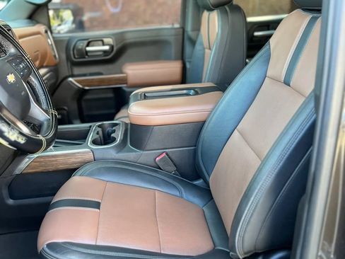 Used 2021 Chevrolet Silverado 1500 High Country w/ Technology Package AWD/4WD image 11