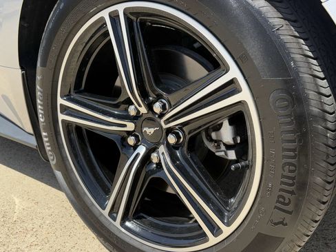 Used 2025 Ford Mustang Coupe RWD image 11