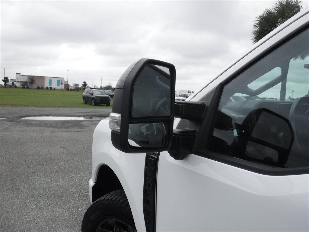 Used 2024 Ford F250 Lariat w/ Sport Appearance Package AWD/4WD image 28
