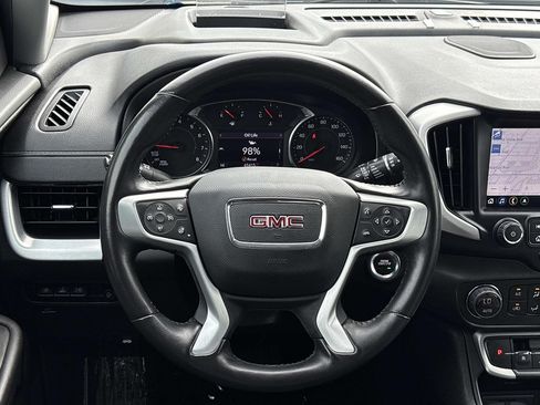 Used 2022 GMC Terrain SLT w/ Infotainment Package II FWD image 8