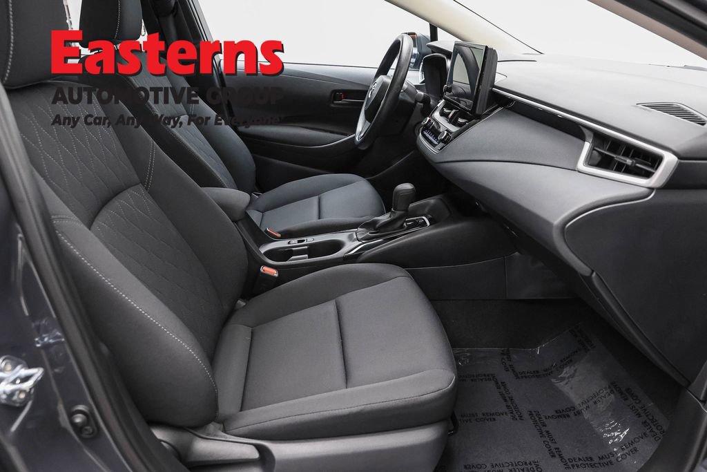 Used 2025 Toyota Corolla LE FWD image 24