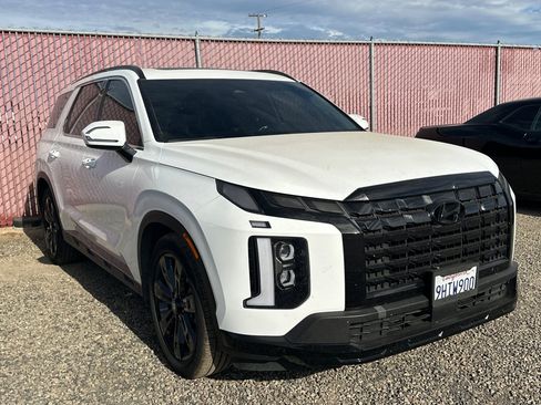 Used 2023 Hyundai Palisade XRT FWD image 2